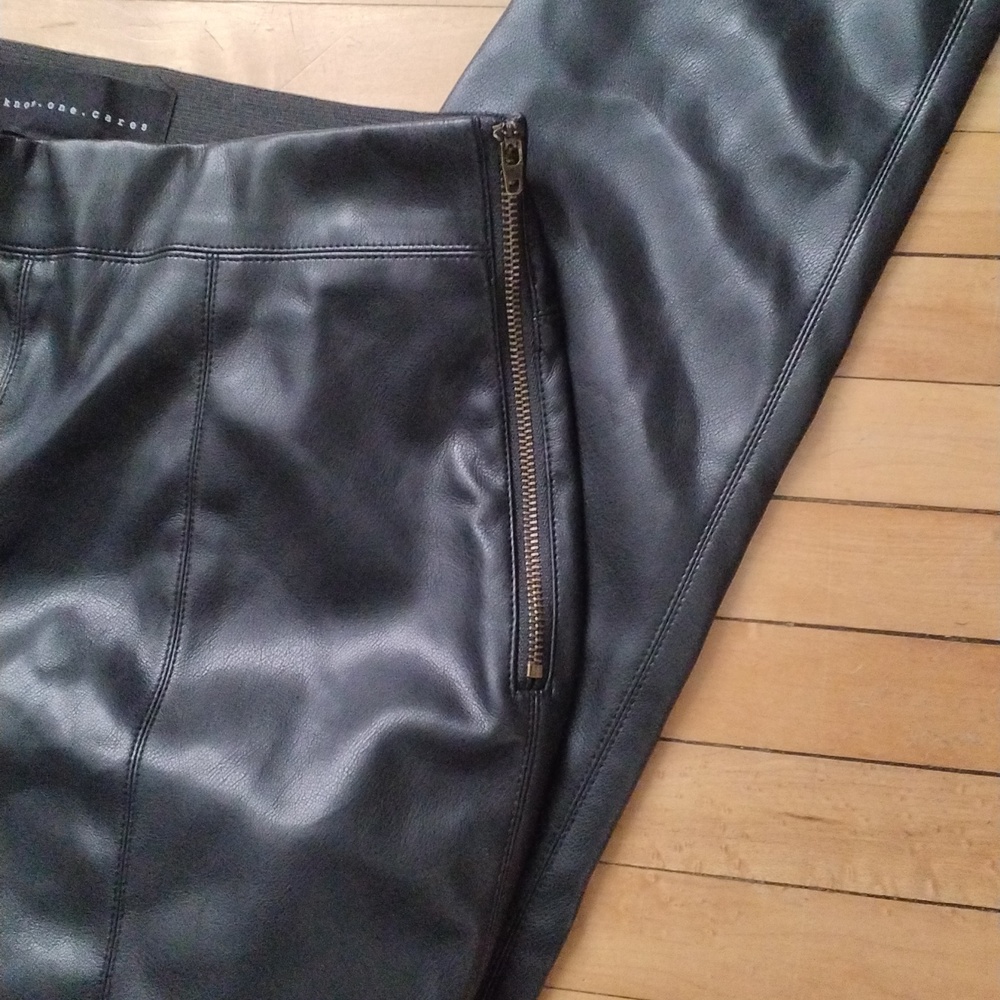 NWOT Nordstrom faux leather brown pants size medium ankle length - Picture 3 of 5